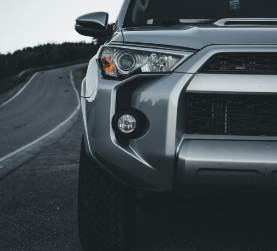 foto coche todoterreno en carretera